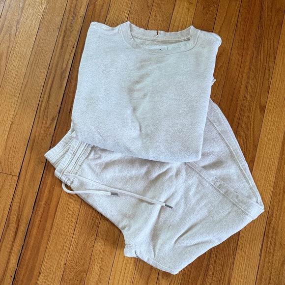 aerie Tops - Neutral Cream Cozy Sweatshirt & Sweatpants Set